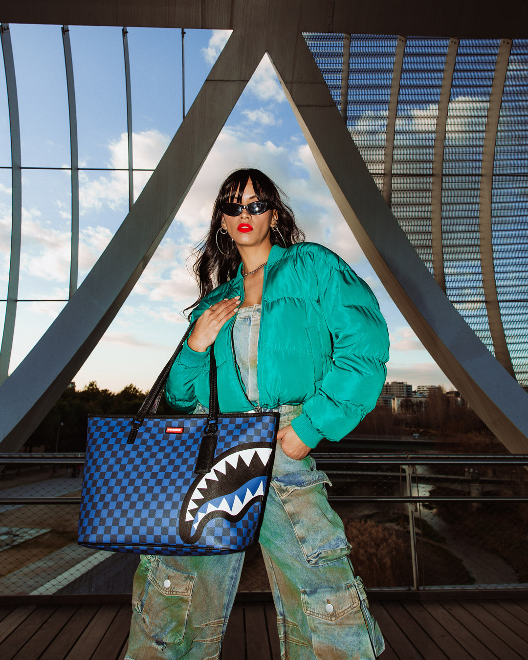 Sprayground 定価7万円　正規品　再販なし MIDNIGHT MAGIC SHARKS IN PARIS TOTE – Sprayground Africa